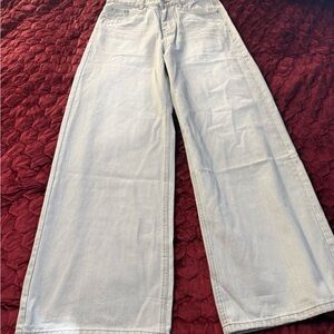 Relaxed Wide-Leg Jeans in Light Blue Wash